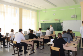Выпускники края сдают последний ЕГЭ основного периода – информатику