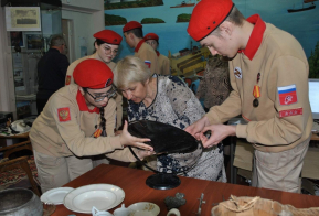От Почетного Атамана Амурского казачьего войска Крюкова Владимира Викторовича были переданы ценнейшие музейные экспонаты
