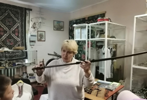 От Почетного Атамана Амурского казачьего войска Крюкова Владимира Викторовича были переданы ценнейшие музейные экспонаты
