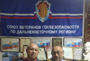От Почетного Атамана Амурского казачьего войска Крюкова Владимира Викторовича были переданы ценнейшие музейные экспонаты