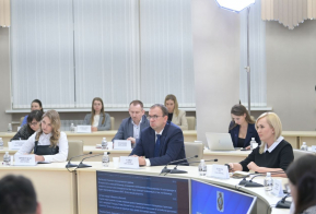 На прямой линии с Михаилом Дегтяревым: глава региона ответил на вопросы жителей края и журналистов
