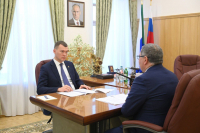 Перейти к новости Михаил Дегтярев и зампред Дарий Тюрин обсудили работу объектов ЖКХ в новогодние праздники