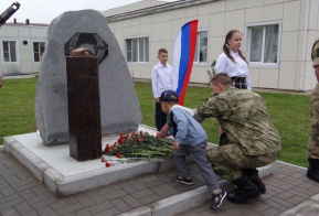 Юнармейцы и группа барабанщиц «Де-Кастри» Ульчского муниципального района Хабаровского края приняли участие в мероприятии, посвященном 25-летию образования отдельного отряда специального назначения «Тайфун» Восточного округа Росгвардии